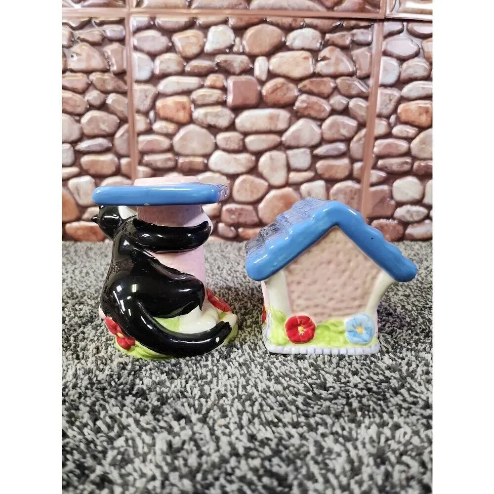 Sylvester and Tweety Salt and Pepper Shakers